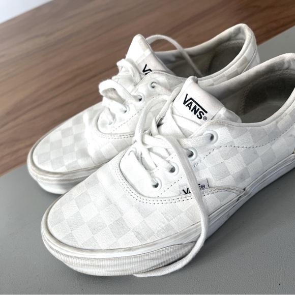 Vans - Picture 1 of 1